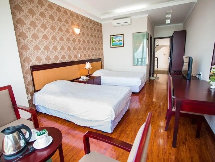 Халонг: Dien Luc Bai Chay Hotel