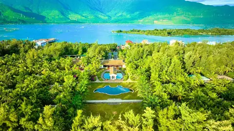 Курортный отель Lang Co Beach — фото 1
