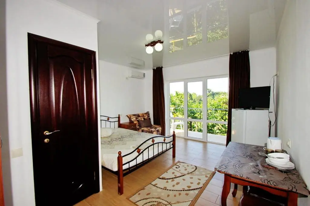 Лазаревское: Elena Guest House