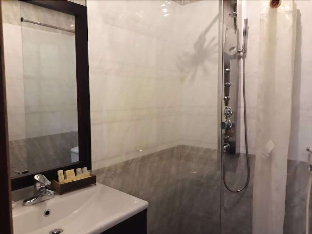 Хойан: Nhi Trung Hotel