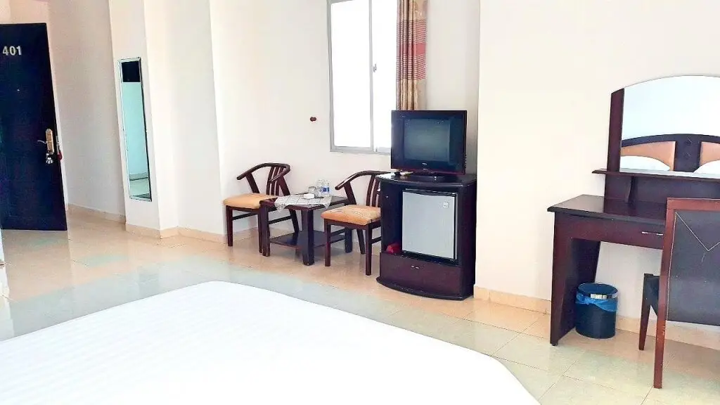 Туй-Хоа: Long Beach Hotel