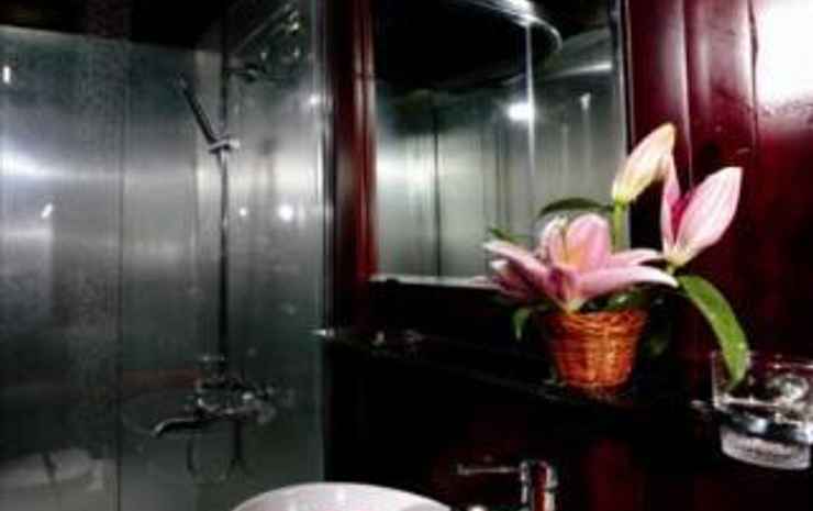 Халонг: Halong Dolphin Cruise