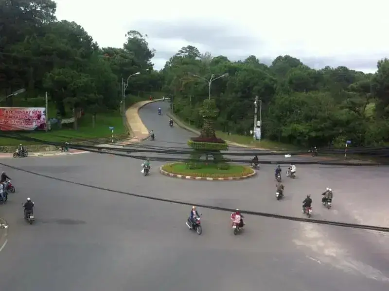 Далат: Nh Nghi Thin Hong