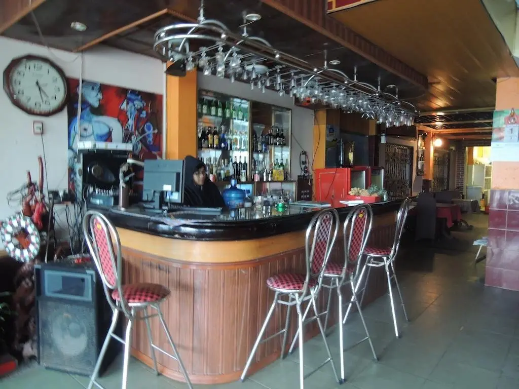 Хайфон: Truc Lam Hotel