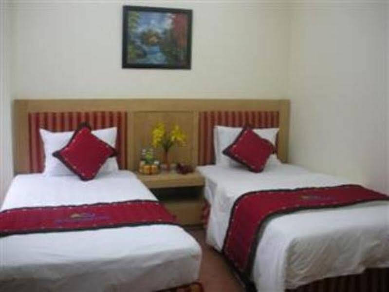 Ханой: Red Hotel 2