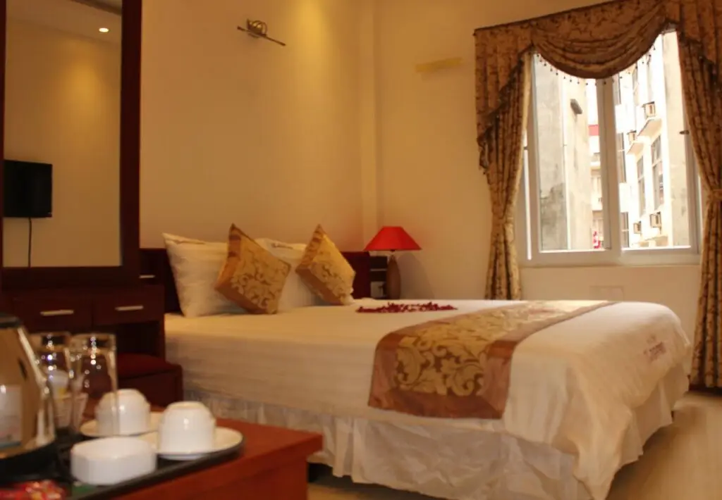 Халонг: Hạ Long Starlight Hotel