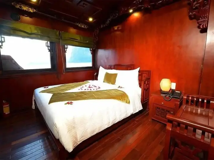 Халонг: Majestic Cruise