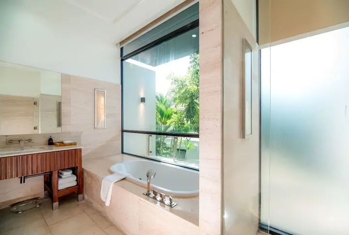Дананг: Beachfront Villa Danang Beach