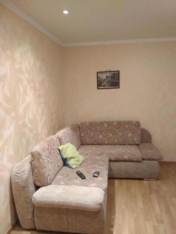 Калининград: Apartment on Artilleriyskaya 51