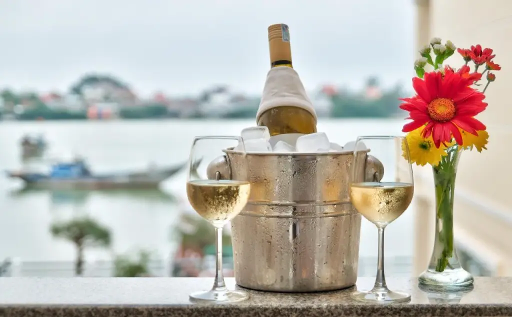 Хойан: Triple Riverside Villa Hotel Hoian