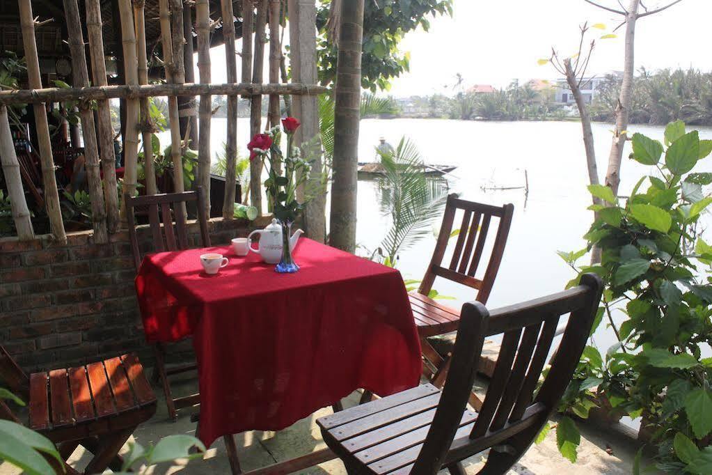 Хойан: Lakeside Homestay