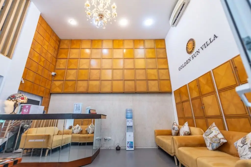 Ханой: Golden Sunshine Villa Hotel and Travel