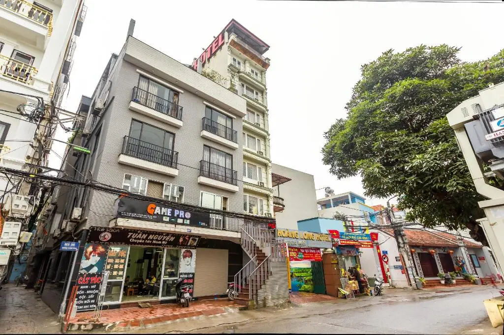 SPOT ON 693 Hoang Long Hotel — фото 1