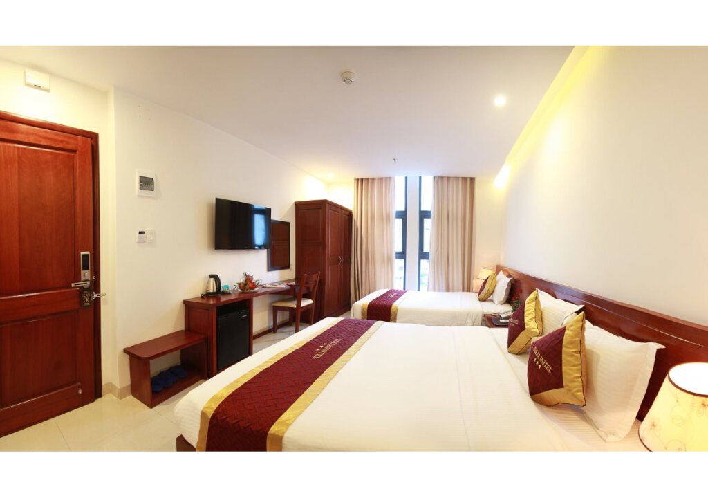 Дананг: May Beach Hotel