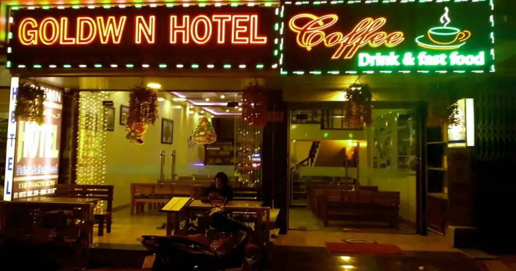 Шапа: Goldwin Hotel