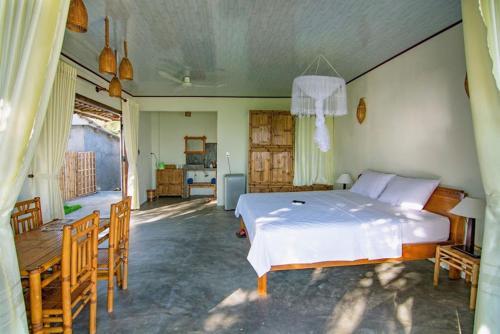 Хойан: Hidden Beach Bungalow Sea View