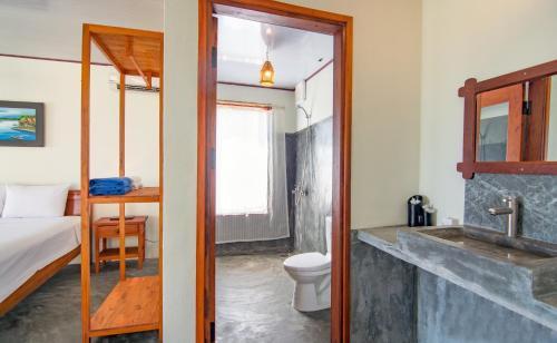 Хойан: Hidden Beach Bungalow Sea View