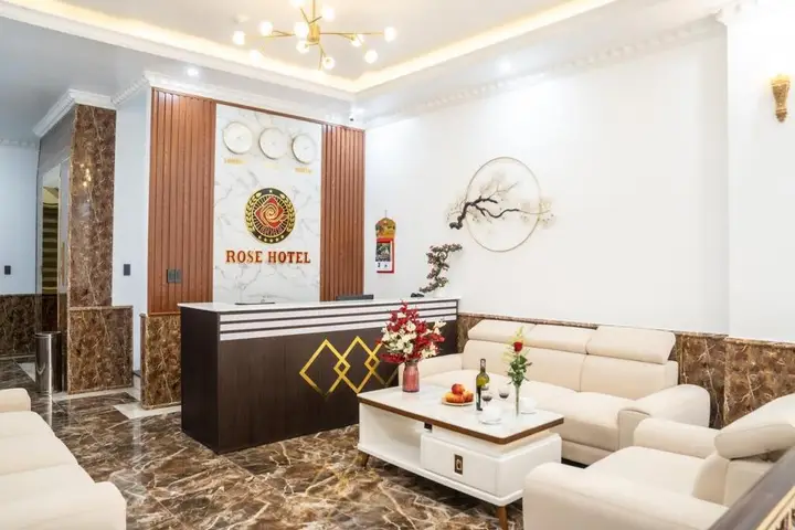 Фонг Ня: Rose Hotel