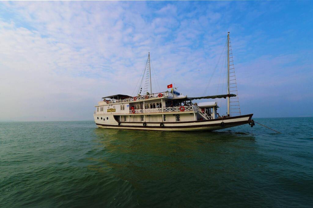 Халонг: Imperial Legend Cruise Halong