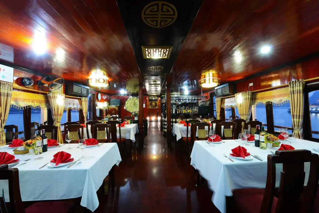 Халонг: Imperial Legend Cruise Halong