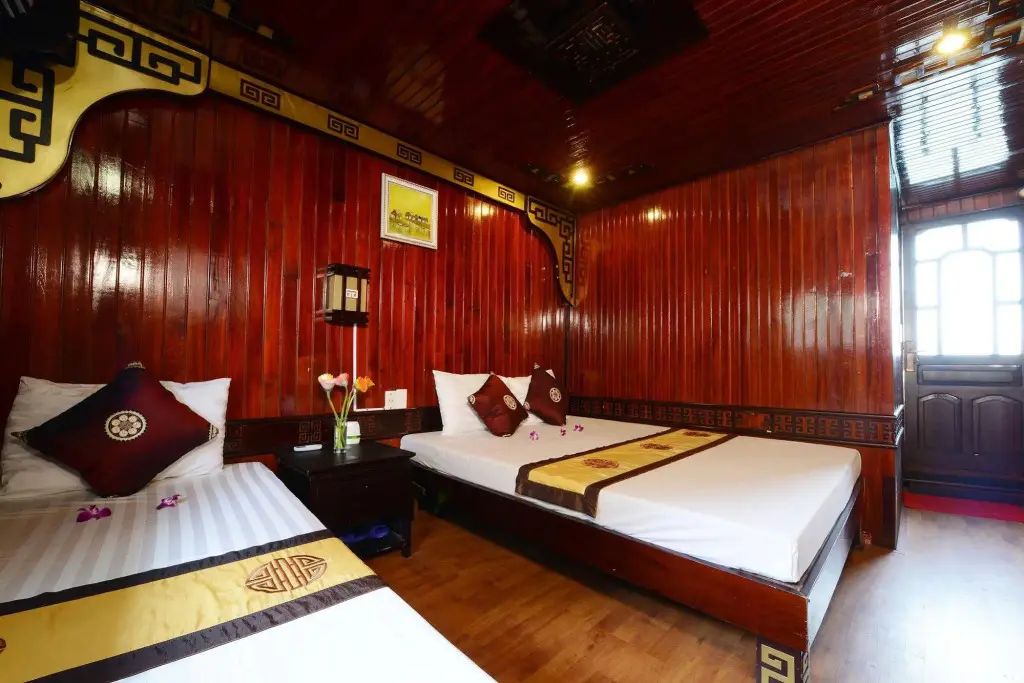 Халонг: Imperial Legend Cruise Halong