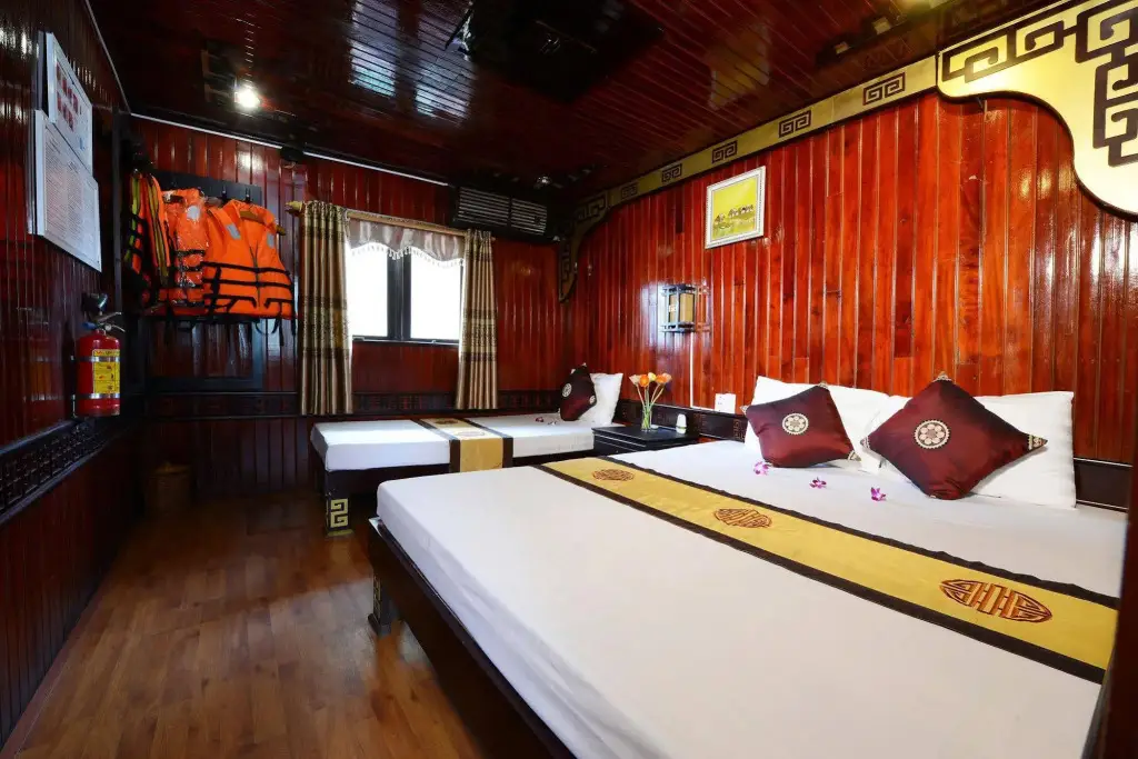 Халонг: Imperial Legend Cruise Halong