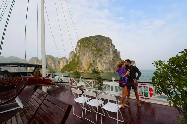 Халонг: Imperial Legend Cruise Halong