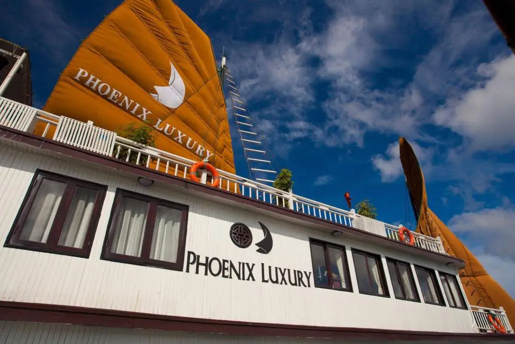 Phoenix Luxury Cruise Halong — фото 1