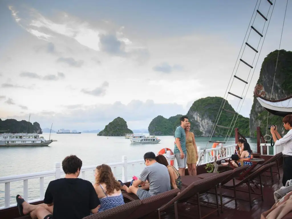 Халонг: Luxury Imperial Cruise