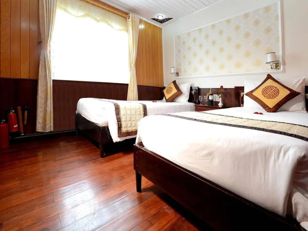 Халонг: Luxury Imperial Cruise