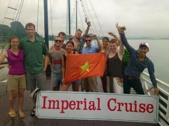 Халонг: Imperial Junk Halong