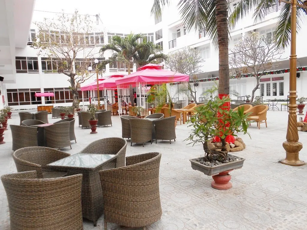 Туй-Хоа: Yasaka Huong Sen Restaurant & Hotel