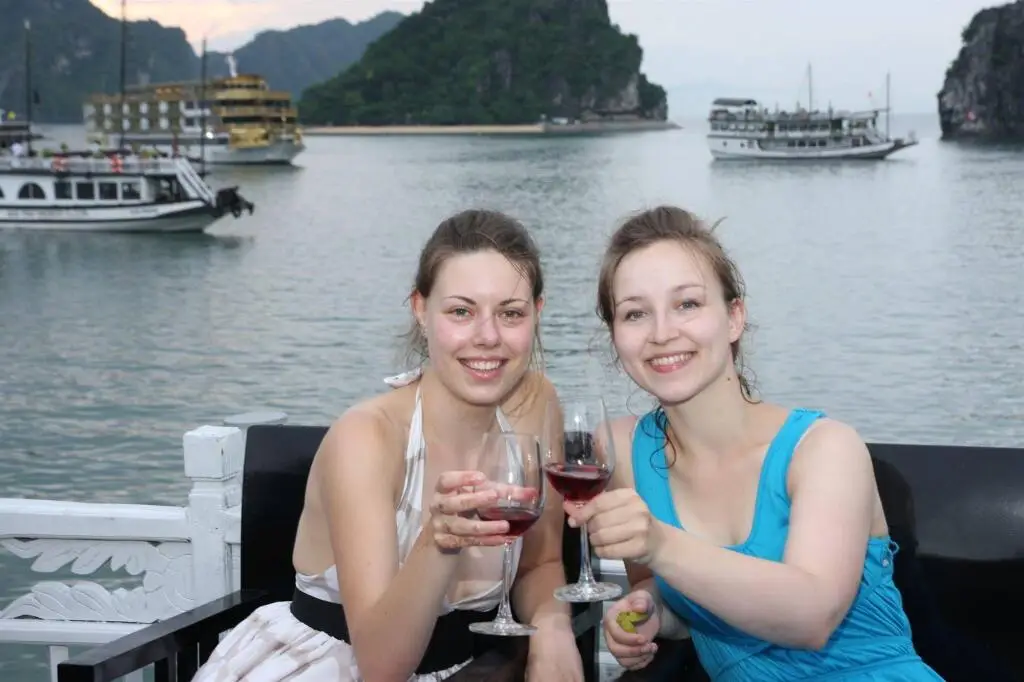 Халонг: Paragon Sancy Cruise