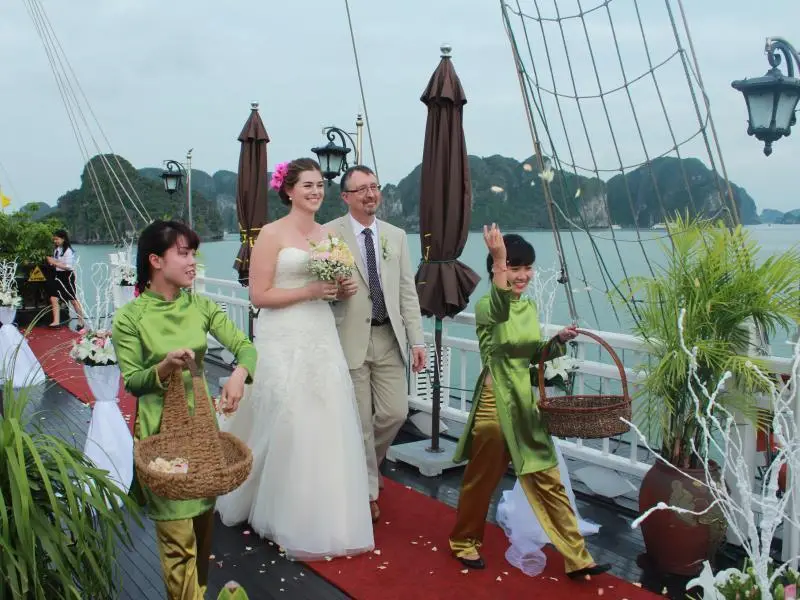 Халонг: Halong Bai Tho Hotel