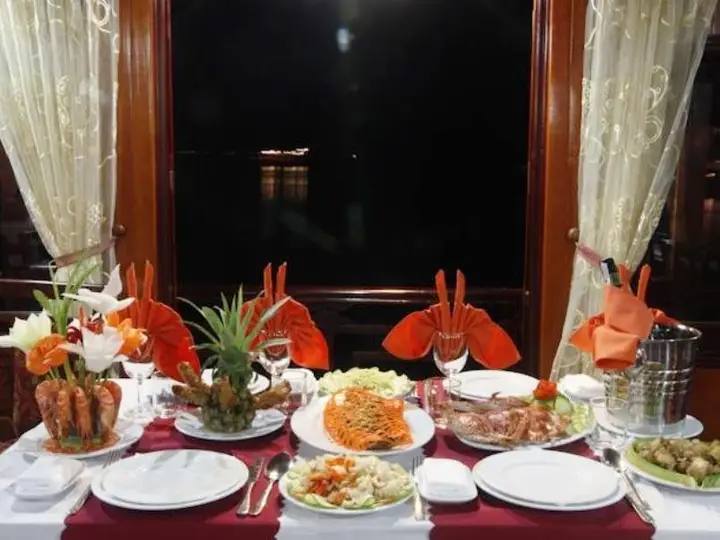Халонг: Seawind Charter Cruise Halong