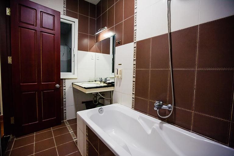 Хошимин: Song Nhat Hotel