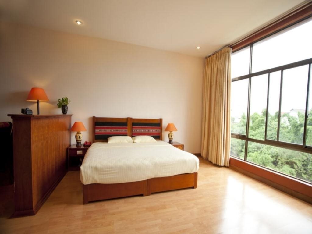Буонматхуот: Dam San Hotel