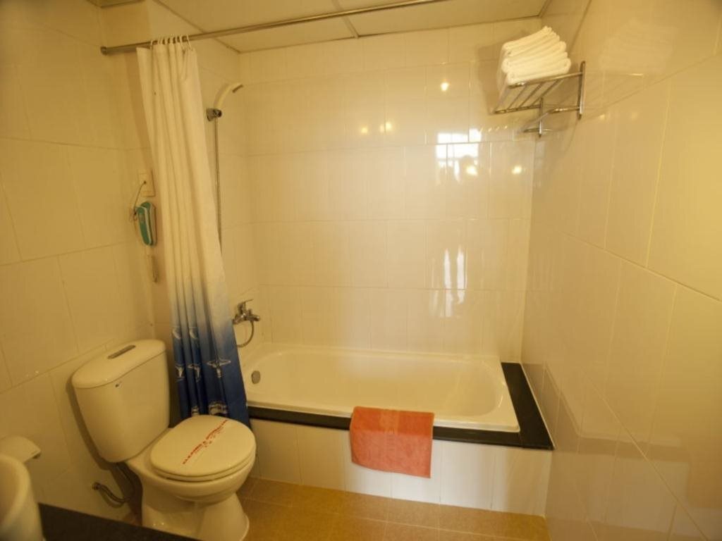 Буонматхуот: Dam San Hotel