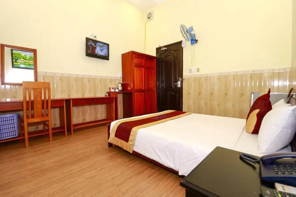 Куинён: My Tien Hotel