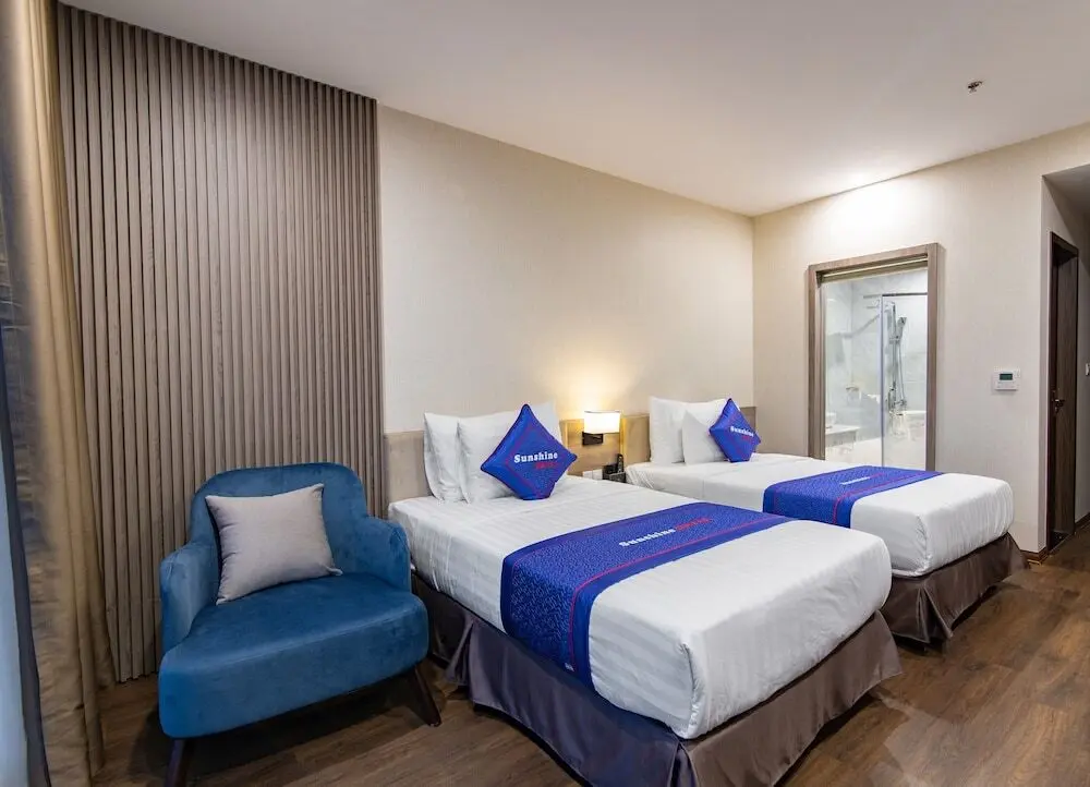 Халонг: Sunshine Hotel