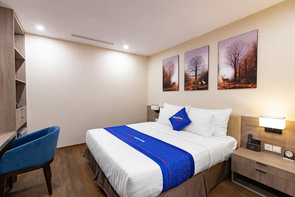 Халонг: Sunshine Hotel