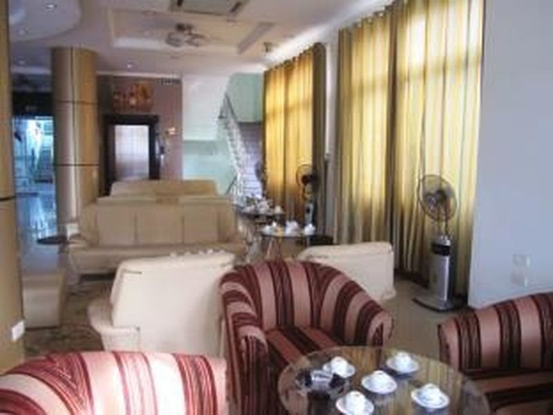 Хаулок: Hac Trang Hotel
