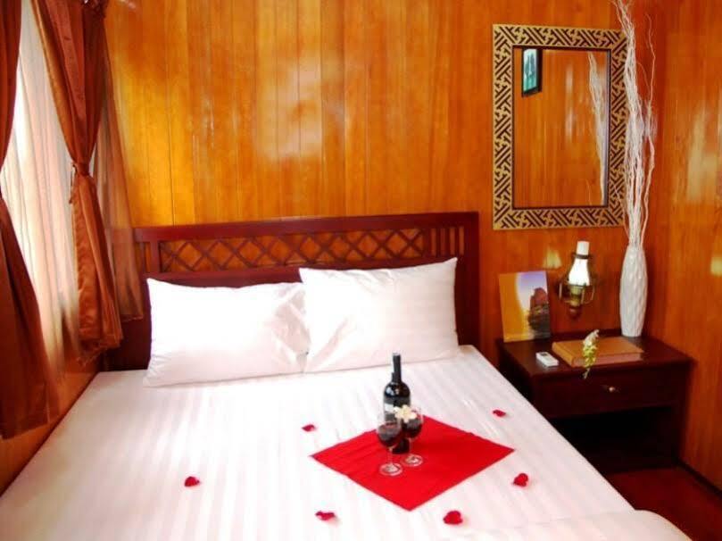 Халонг: Halong Sails Cruise