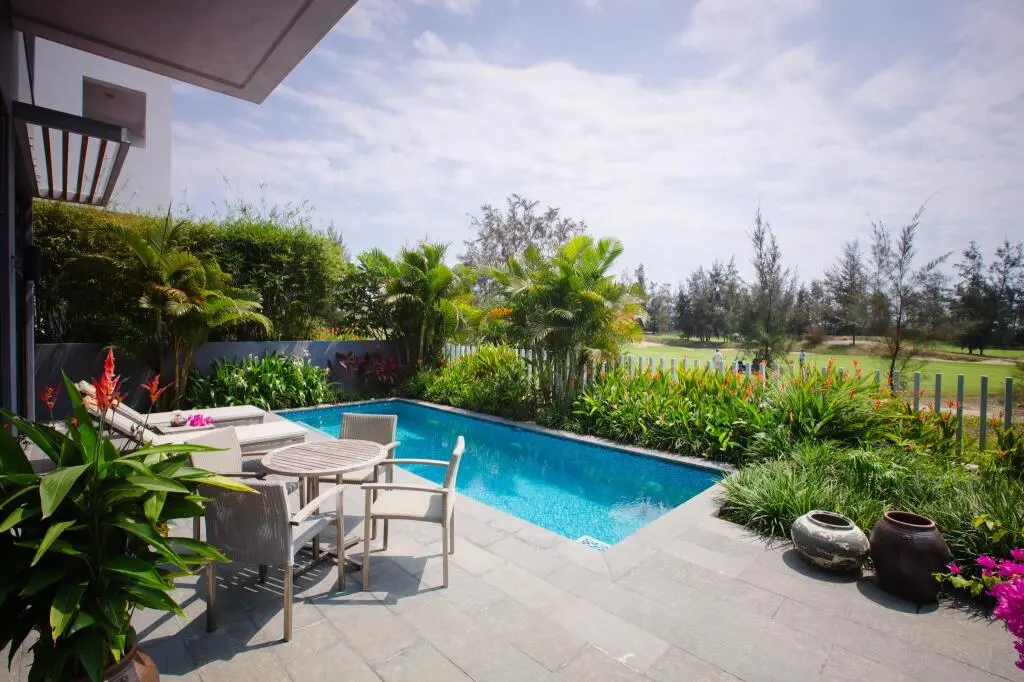 Диенбан: Montgomerie Links Hotel and Villas