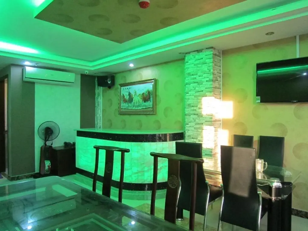 Хошимин: Sen Vang Hotel