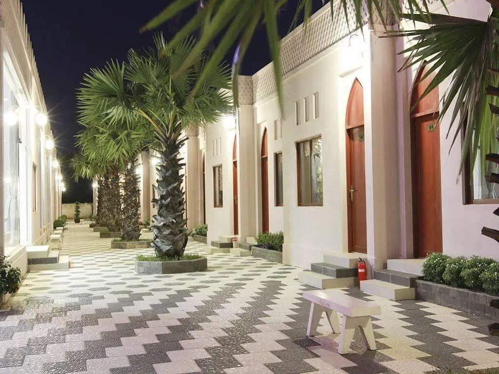 Тхузаумот: Cocos Hotel