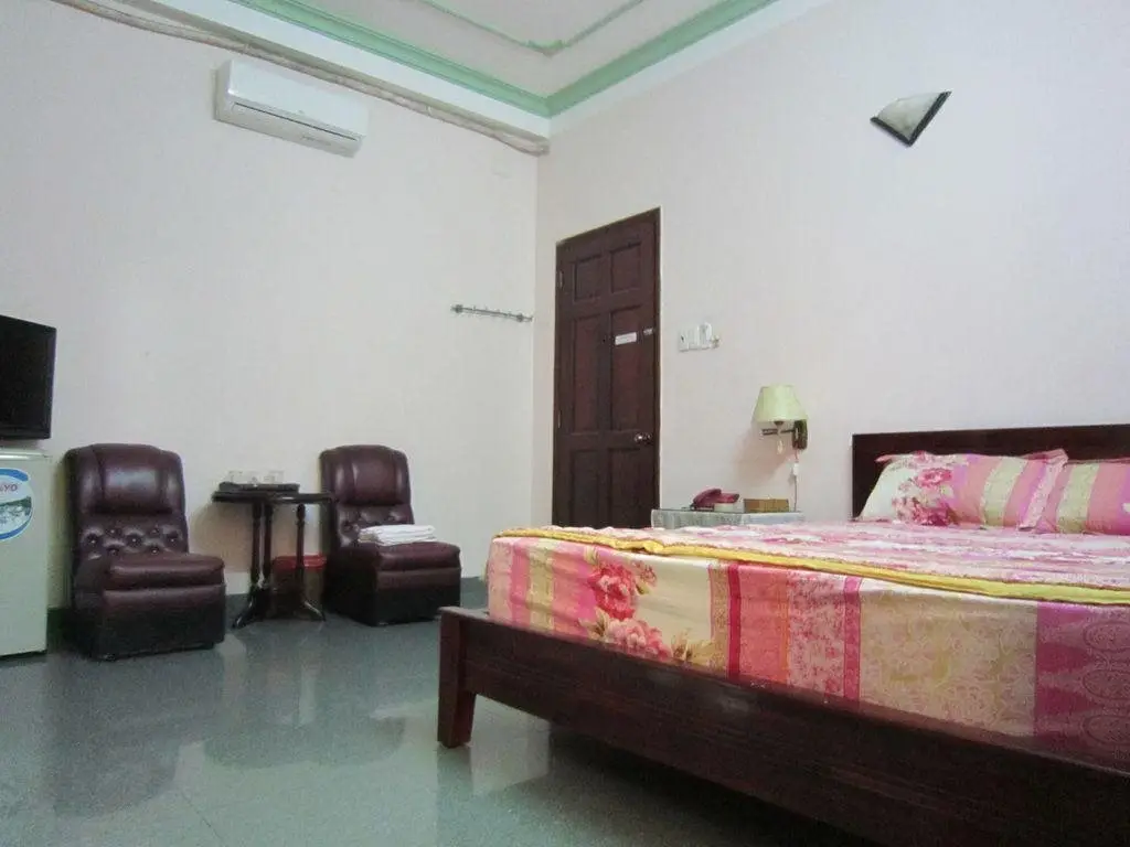 Хошимин: Phi Long Riverside Hotel