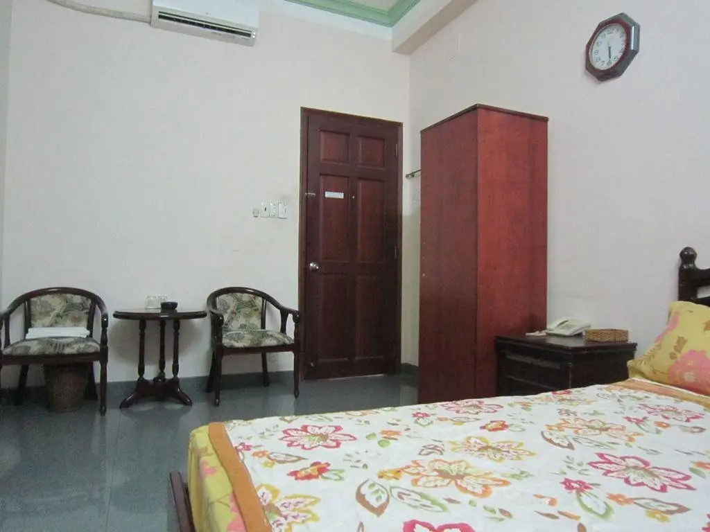 Хошимин: Phi Long Riverside Hotel