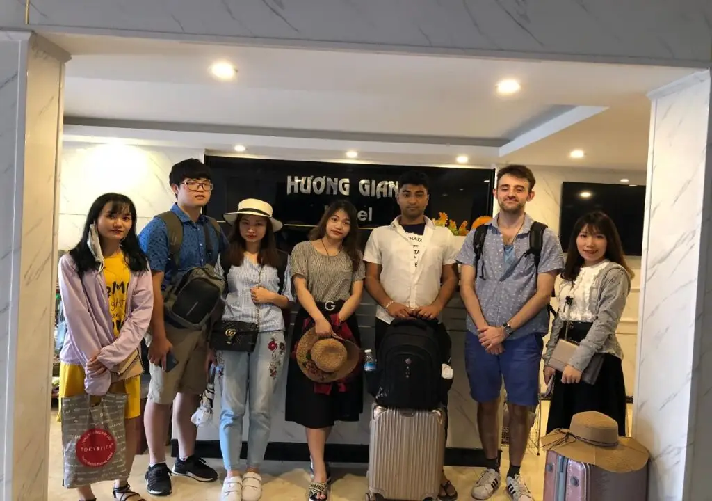 Халонг: KS Hương Giang HL
