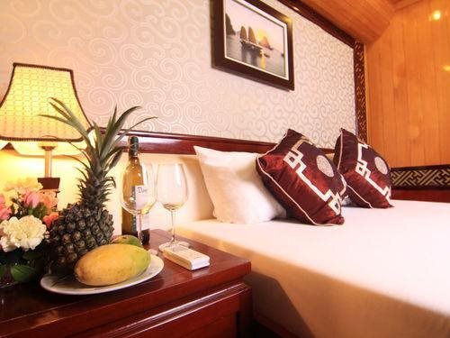 Халонг: Halong Papaya Cruise